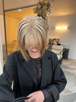 カルテ(QUARTE)&nbsp;ボブ　ブロンド　ルーツカラー　シャンパンベージュ