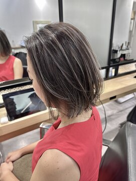 フォーク(FOLK) 赤み消し×白髪ぼかしハイライトカラー×レイヤーボブ