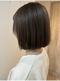 重めあご下ボブとオリーブベージュカラー