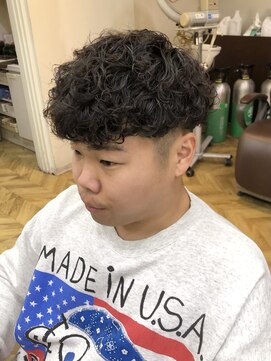 レボルトヘアー(R EVOLUT hair) スキンフェード/スペインカール