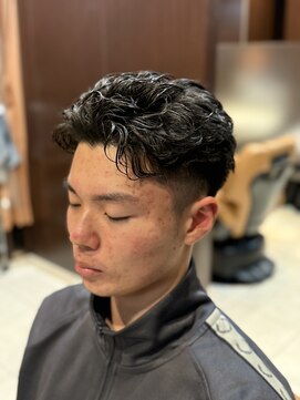 ヘアーモードキクチ 神田日銀通り店 オールバックパーマ