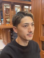 ミリオンバックス 神田店(Million Bucks)&nbsp;テーパーフェード[フェード/バーバー/メンズ/メンズカット/眉毛]