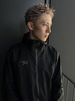 ソーレ(sole)&nbsp;スパイキーショート　ブリーチダブルカラー　刈り上げ