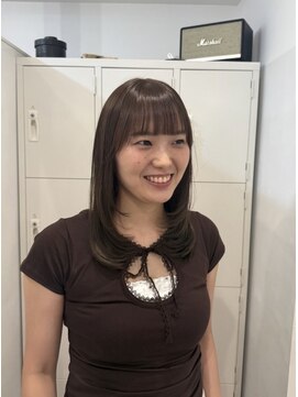 エイチ 梅田(H) アンブレラカラー外ハネボブウルフボブグラデーションカラー50代