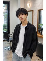MEN's Baguz MEN'Sカット/ MEN'Sパーマ/ MEN'Sカラー 黒髪スパイラルパーマの韓国風メンズマッシュ