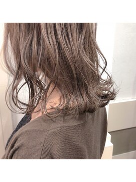 ジゼル(GiseL) 人気のミルクティーベージュ。