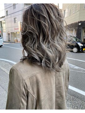 プルメリアドット(Plumeria.) バレイヤージュ × セミディー