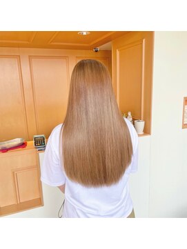 イースト(YEAST) 艶カラー×ベージュ