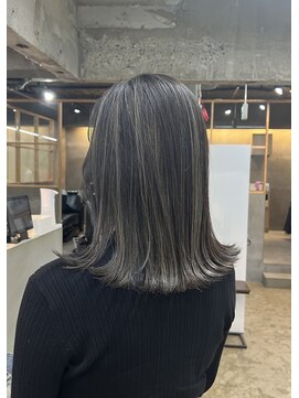 フリーラ 京都河原町三条店(freera) 【kiho】アッシュカラー × ハイライト