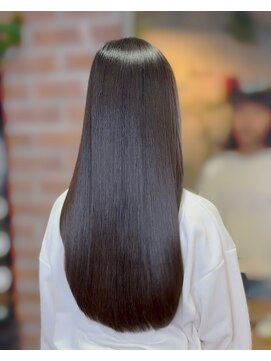 スット 渋谷(slut) くせ毛改善ストレート