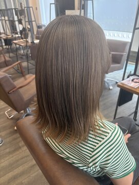 ビズヘアー グランバース(bisou hair grandbase) ワンブリーチ/ベージュカラー/ハイトーン