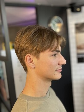 フランクスバーバーリザーブ 人形町店(FRANK’S BARBER RESERVE) センターパート/人形町