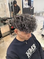 イーラ アメ村店(era) メンズパーマホワイトメッシュスペインカールマッシュ