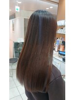 ゼル ビッグアイ(ZELE) ツヤ髪ロング