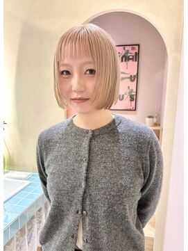 ヒビヲ 天神警固(HIBIO) ショートボブ切りっぱなしボブタッセルボブブリーチダブルカラー