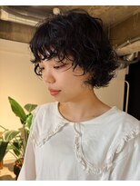 マーケット(MARKET)&nbsp;外国人風くせ毛パーマ×黒髪ミニボブ◇エッジィショートパーマ