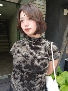ネルケ 立川(nelke) 丸みショートボブ透明感ミルクティーベージュ小顔カット立川