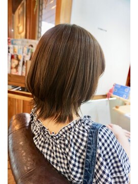 ビューティーサロン シュシュ(CHOU CHOU) ふんわりキュ、シルエットが潰れない外ハネスタイル