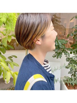 ツバメ ヘアー(TSUBAME HAIR) インナーカラー × 刈り上げボブ