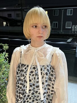 ニキータ(Nikiita) blond×ミニボブ B5898