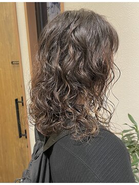 ジュエルキーナ(JEWELucina) ミディアムパーマ