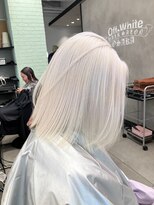 リゲル(rigel)&nbsp;艶ストレート×ホワイト×ケアブリーチ