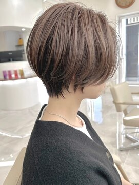 ザシー オモテサンドウ(The C) 20代30代40代ナチュラル大人可愛いレイヤースタイル