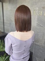 メゾン アヴァロ(Maison Avallo)&nbsp;暖色系ぱつっとボブ