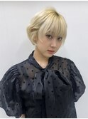ショートレイヤー脱ぎっぱなしブロンド！