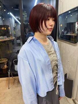 フィーカ(Fiika) ボブ/レイヤー/顔周りレイヤー/ボルドー【本町】