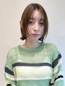 ローネス(LONESS) 切りっぱなしボブ レイヤーボブ シャギーボブ くすみベージュ
