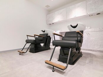 ミルクボーイ(milk boy)の写真/清潔感とおしゃれを両立。ラフすぎずキメすぎない、大人男子のためのメンズカジュアルスタイルを提案