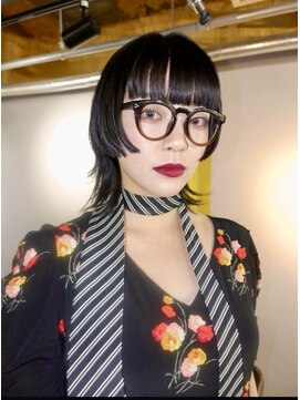 ワンインチ(1 inch) 前髪ぱっつん/顔まわりレイヤー/ウルフカット