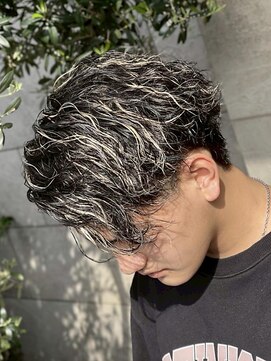 ライン(LYNE) メンズパーマ/ツイストスパイラル/ハイライト