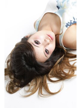 オーバーキャプテンネイキッド(OVER CAPTAIN NAKED) 【人気カラー】　グレージュ×揺れる髪色＆メイク撮影プラン