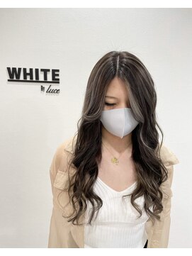 アンダーバーホワイト 阪神西宮店(_WHITE) 外国人風ハイライトカラー