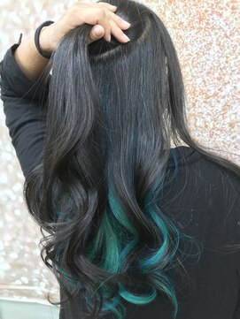 美容室 綺麗 インナー、エメラルドグリーン