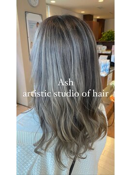 アッシュ アーティスティック スタジオ オブ ヘア(Ash artistic studio of hair) ホワイトバレイヤージュ