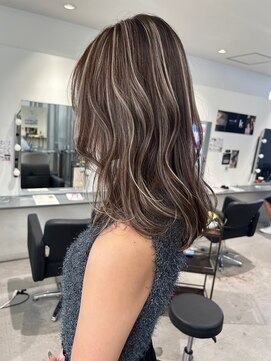 キング 梅田(K!ng) 縮毛矯正髪質改善ハイライトレイヤーカット梅田美容室エクステ