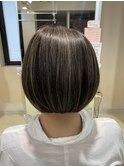 ハイライトカラー アッシュベージュ 大人ボブ