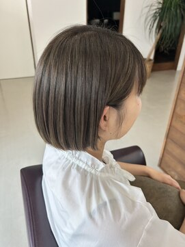 ベルタ(BELTA) ミニボブ×ハイライト×オリーブカラー