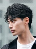自然な毛流れでラフにキマるセンターパート×フェザーパーマ