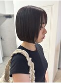 スっと収まる切りっぱなしボブ