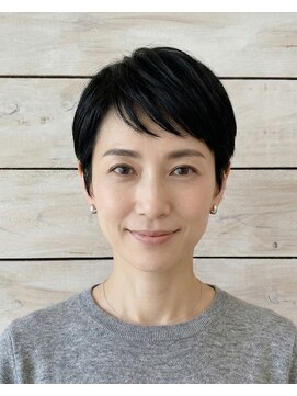 ファミエス(fumies.) タイトなショート・ナチュラルブラック