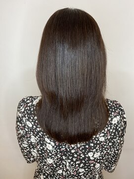 ジーナ 銀座(Zina) カーキグレージュ＊こなれヘア＊透明感＊丸型【Zina銀座】