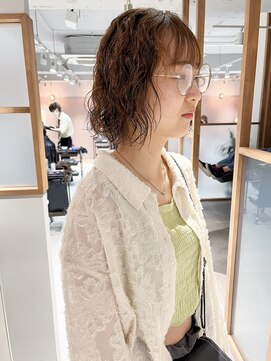 ラミエ バイ メルト 吉祥寺(lamie by melt) 【久保田】切りっぱなしぱつっとボブパーマぷつっと前髪