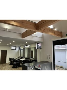 【カット＋お顔そり￥4200】フェード/スパイラルパーマ/シェービング/メンズ専門のケアはお任せください◎