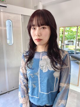 シー(thee) ブリーチなしワインレッド×レイヤーカット