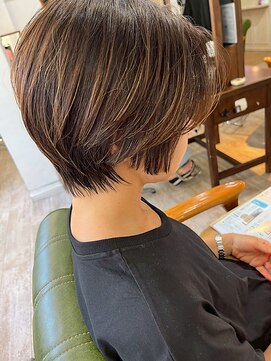 リコバイアフロート(riko by afloat) ウルフ/レイヤーボブ/ハイライト/ショート/ブラウン