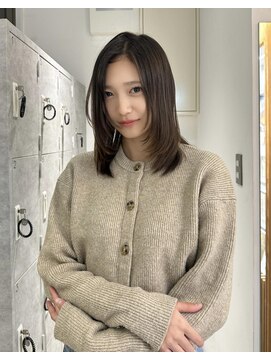 ムーン バイ ケンジ(moon by KENJE) sara/ミディアムレイヤー/レイヤーカット